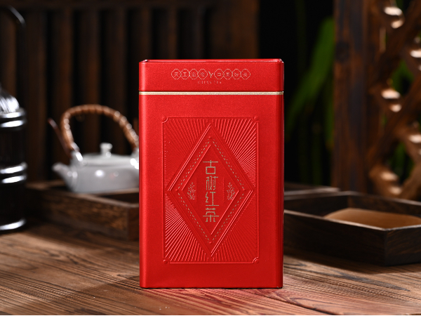 晚上喝紅茶好嗎？喝紅茶的最佳時(shí)期是什么時(shí)候？-葉片情茶業(yè)